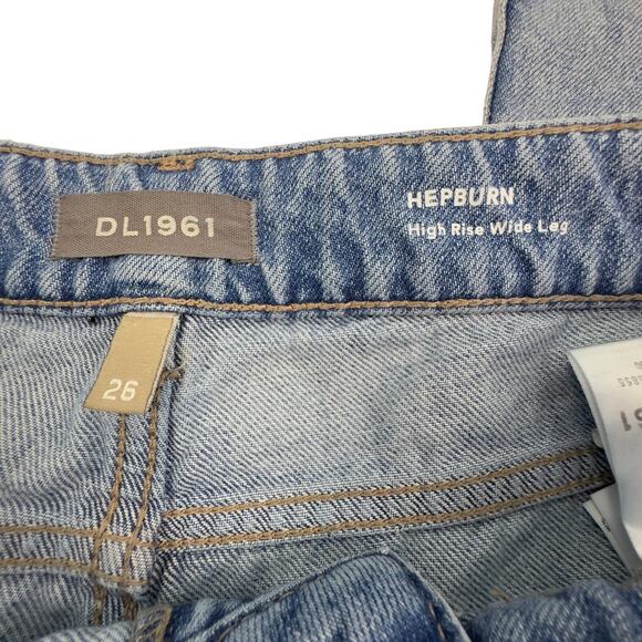DL1961 Hepburn High Rise Wide Leg Light Wash Distressed Raw Hem Jeans Women's 26 - Picture 5 of 7